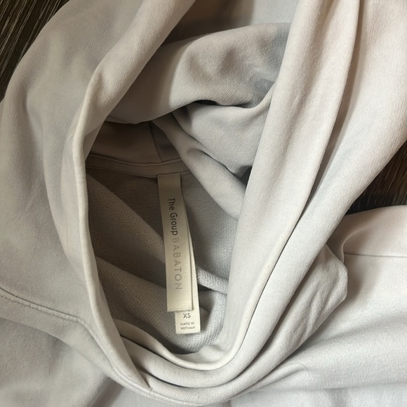 Aritzia the Group by Babaton weekender cropped hoodie - Picture 5 of 5